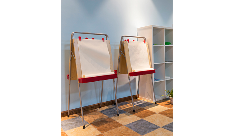 美術課教室畫架J011 美術課教室畫架J011