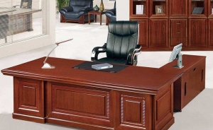 實(shí)木大班臺選購有幾點(diǎn)注意事項(xiàng)必須要牢記的？