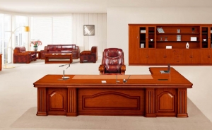 買實(shí)木辦公桌之前你要知道的三點(diǎn)要求。